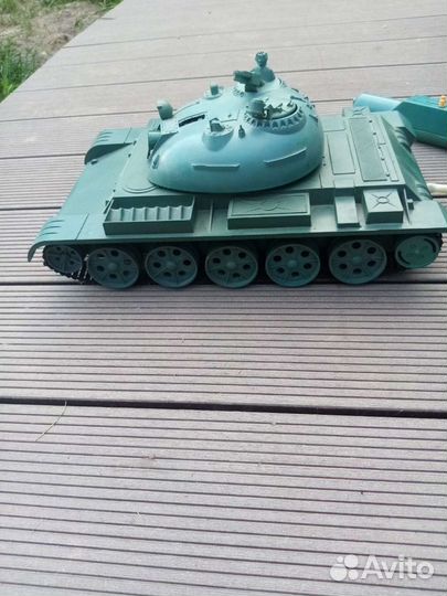 Советский игрушечный танк