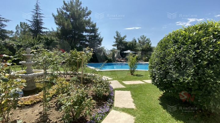 Дом 530 м² на участке 10 сот.