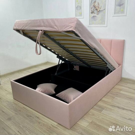 Кровать подростковая из натурального дерева