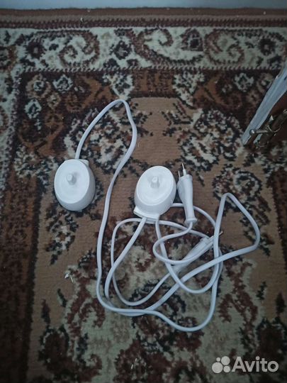 Электронная зубная щетка