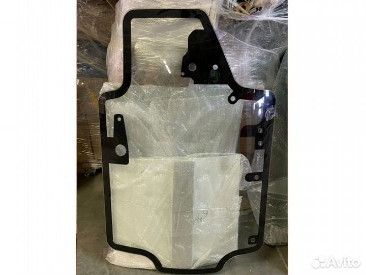 Стекло заднее правое Bomag