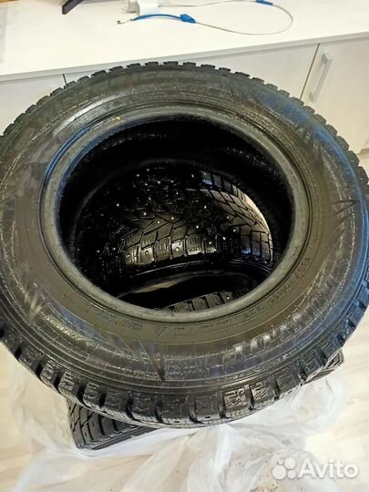 Dunlop SP Winter Ice02 185/70 R14 92T