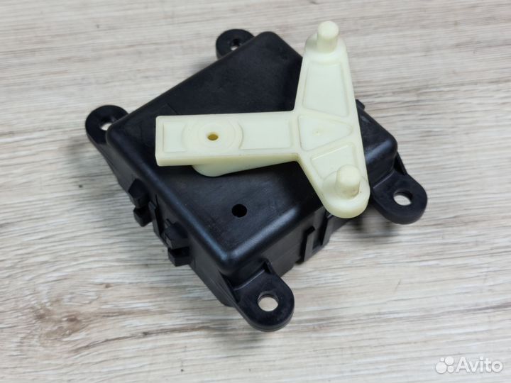 Сервопривод заслонки печки Nissan Almera N16
