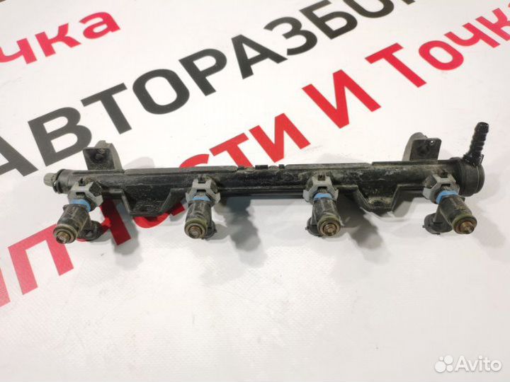 Топливная рейка Volkswagen Polo седан 1.6 cfna