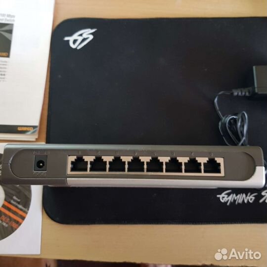 Коммутатор D-Llink DES-1008D на 8 портов