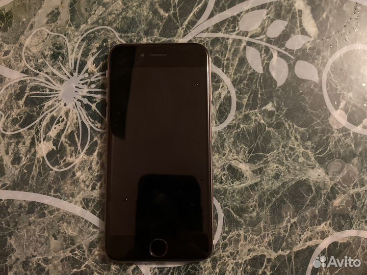 Телефон iPhone 6