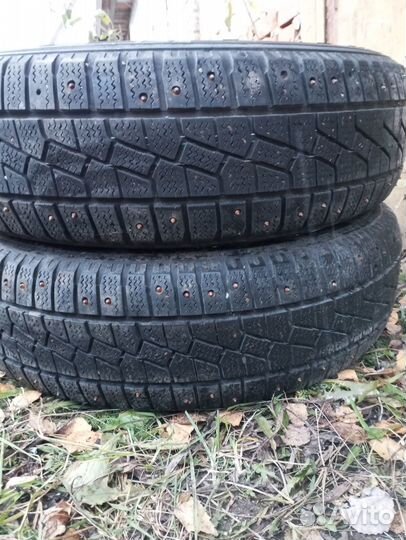 Kumho I'Zen Stud Snow KW11 225/70 R16