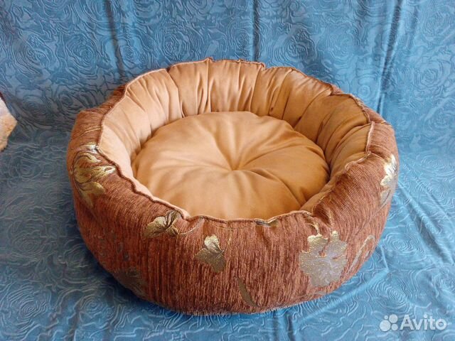 Продам новую лежанку/лежак для кошки