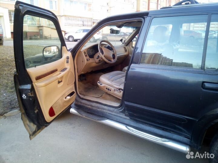 Пороги Ford Explorer 2000 года