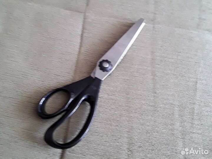 Швейные ножницы зигзаг