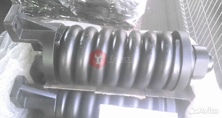 Натяжитель гусеницы JCB JS220