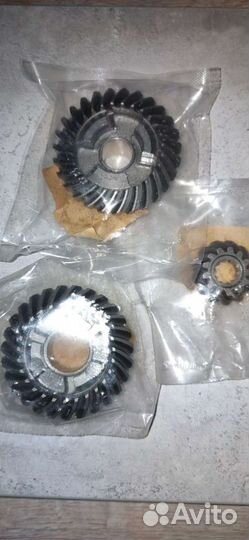 Шестерни редуктора на лодочный мотор Yamaha 9.9-15