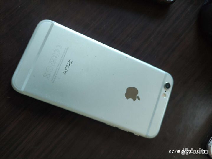 Телефон iPhone 6s