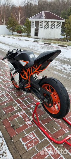 Мотоцикл KTM RC390