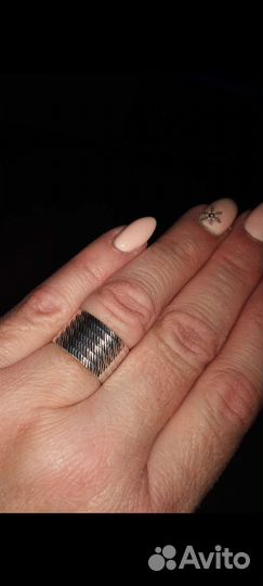 Серебряное кольцо