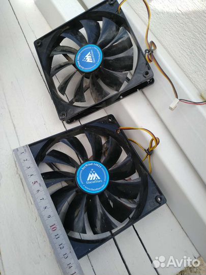 Вентилятор 140 мм 12v