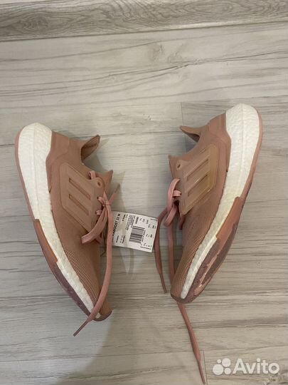 Кроссовки Adidas Ultraboost 22 W 40