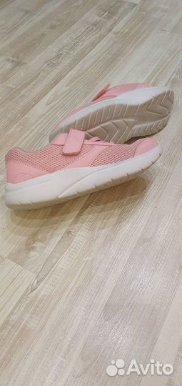 Кроссовки для девочки 33-34 р