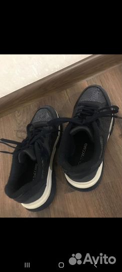 Кроссовки женские