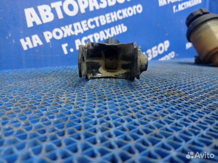 Кронштейн опоры двигателя Peugeot 308 хэтчбек EP6C