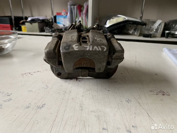 Суппорт задний правый Honda Civic 4D