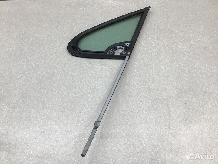 Стекло двери передней правой Peugeot 307 2001-2007