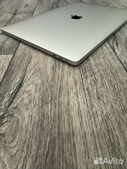 MacBook Pro 15 2019 топ i7/32GB/512SSD/Radeon Pro