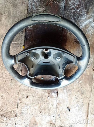 Руль Пежо 607 с дефектом