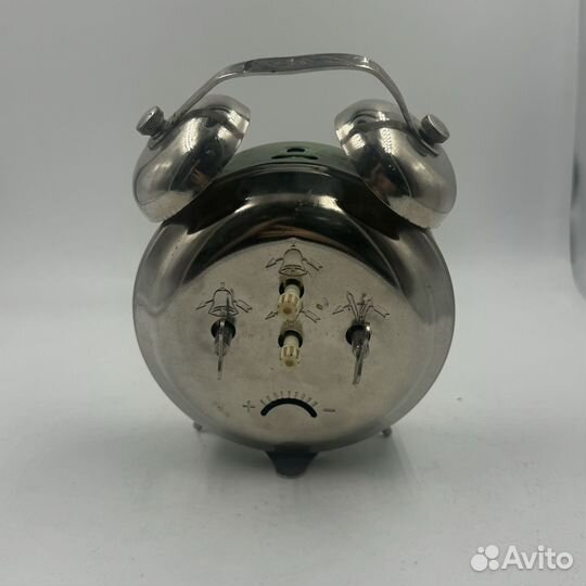 Будильник часы старинные винтажные механические