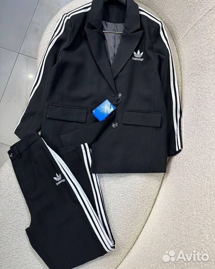 Брючный костюм женский Adidas Balenciaga