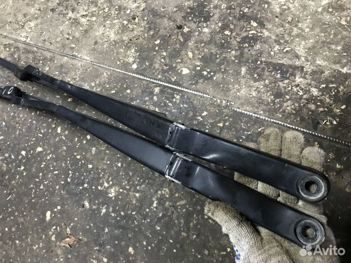 Поводки стеклоочистителей Опель Астра J