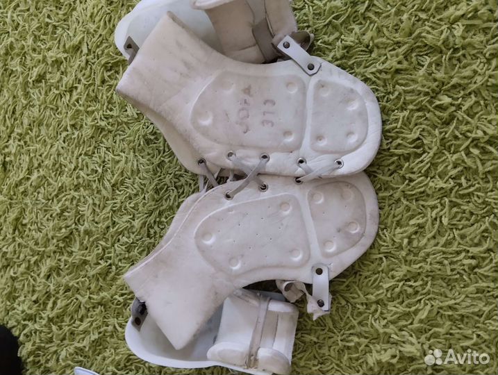 Амуниция для хоккея нагрудники, майки, шлем