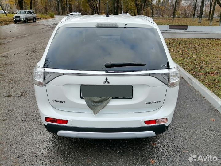 Mitsubishi Outlander 2.4 CVT, 2015, 141 131 км