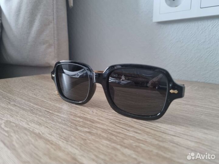 Солнцезащитные стильные очки