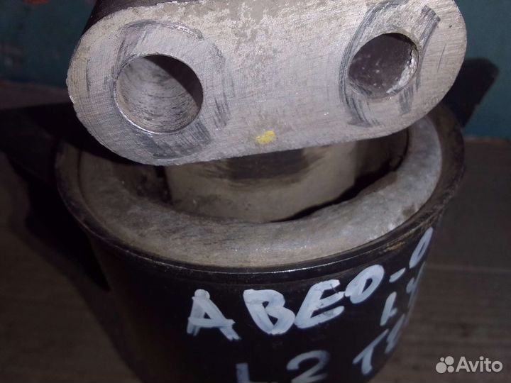 Подушка двигателя левая Chevrolet Aveo T200