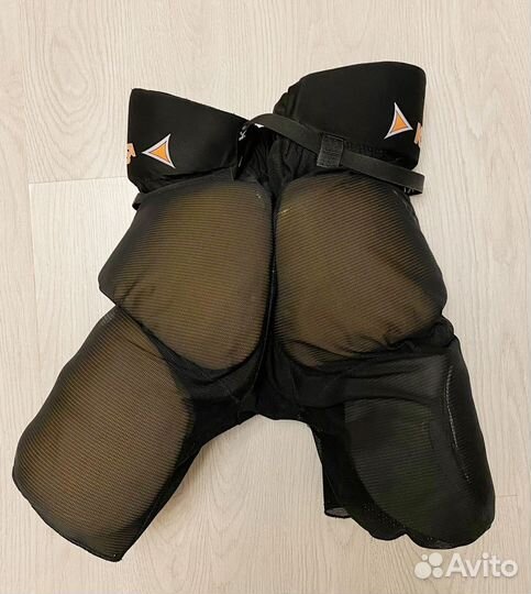 Подбрючники, защитные бриджи хоккейные