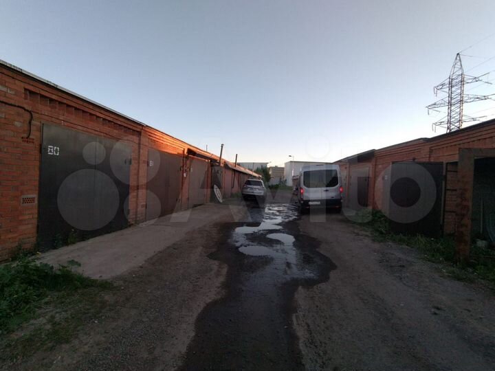 Гараж, > 30 м²