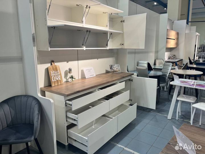 Кухонный гарнитур (кухни ), мебель в наличии