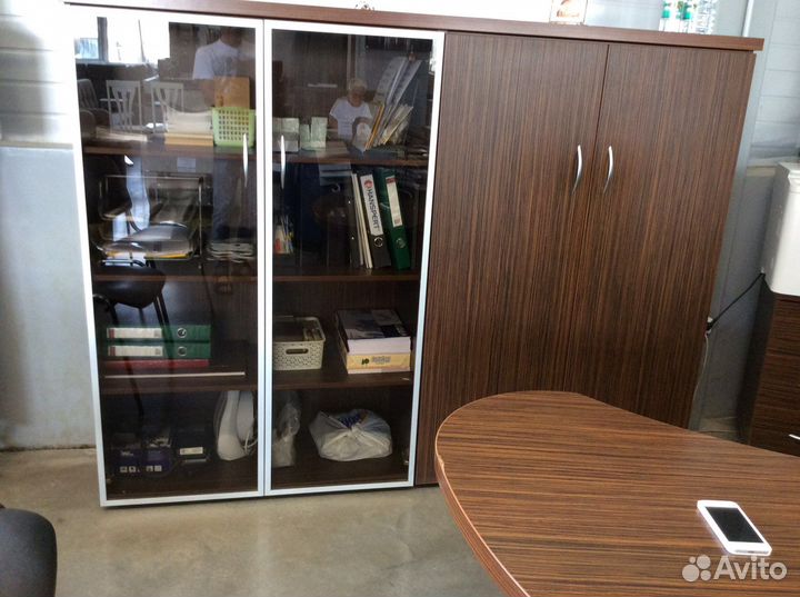 Компьютерный стол, шкафы и тумбочка