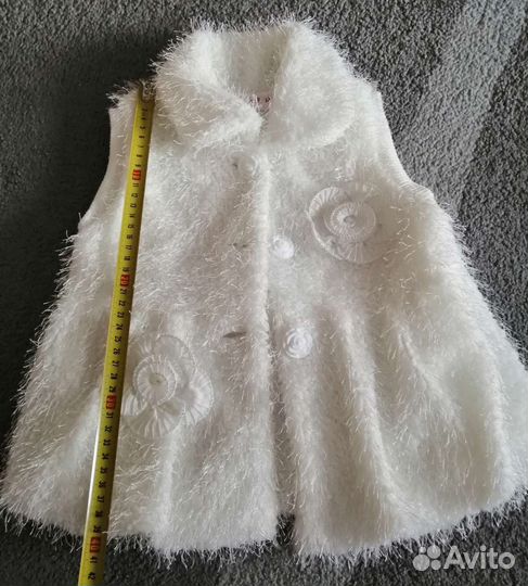 Жилетка накидка тёплая на девочку