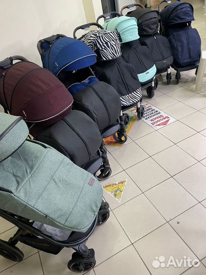 Коляска новая
