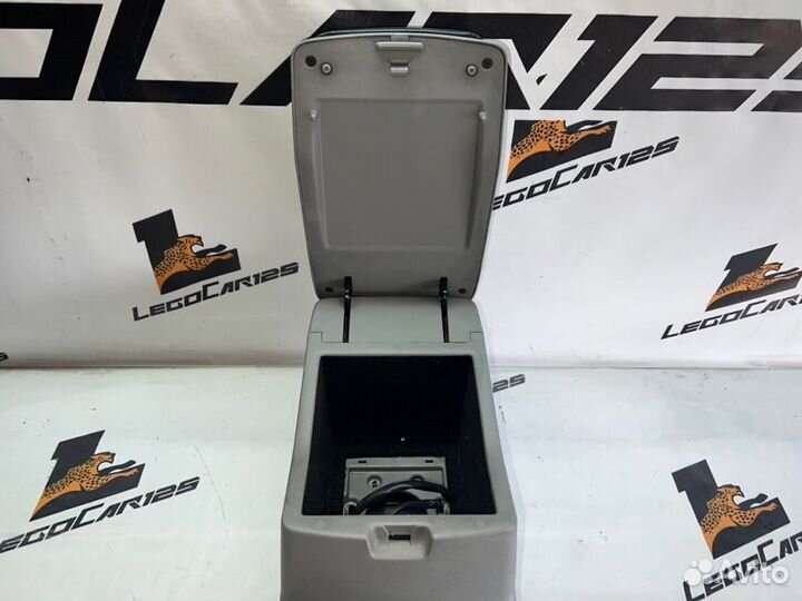 Подлокотник Hyundai Santa Fe D4EB 2006