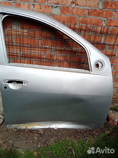 Запчасти renault duster дверь (правая передняя)