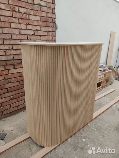 Стойка ресепшн