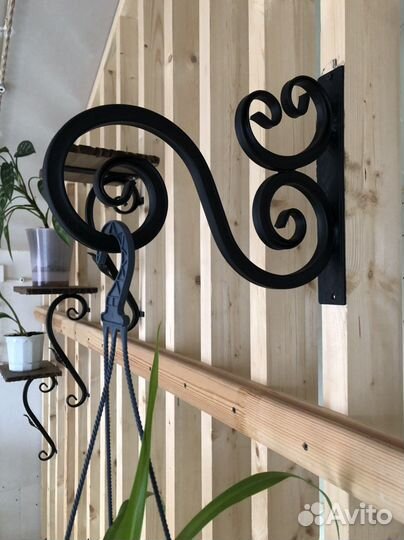 Кронштейн для кашпо