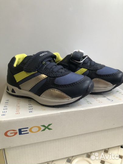 Новые кроссовки Geox