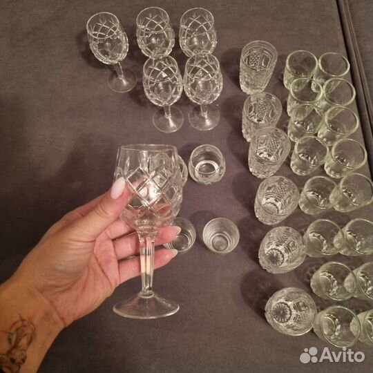 Стопки, рюмки много