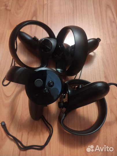 Контроллеры Oculus Rift cv1