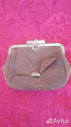 Кошелёк старинный с ключом