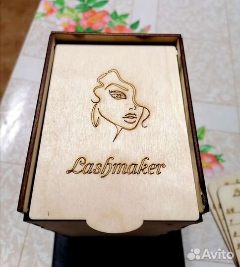 Лэшбокс с планшетами
